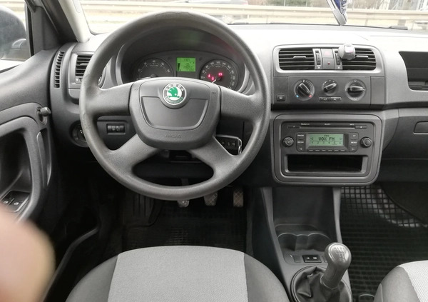 Skoda Fabia cena 15900 przebieg: 208000, rok produkcji 2011 z Piastów małe 121